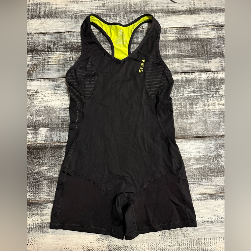 Women’s Virus singlet XL
